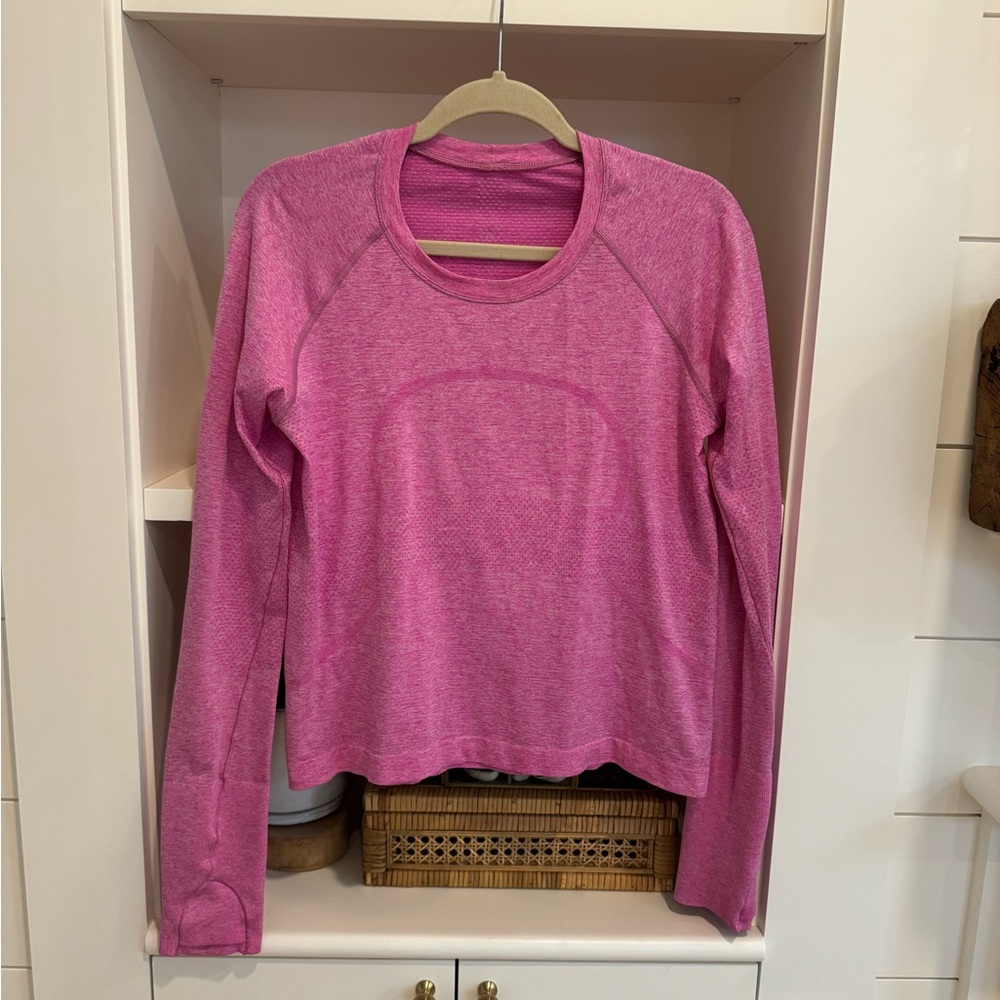 Lululemon Swiftly Tech Long-Sleeve Shirt
Waist Length Sz 8